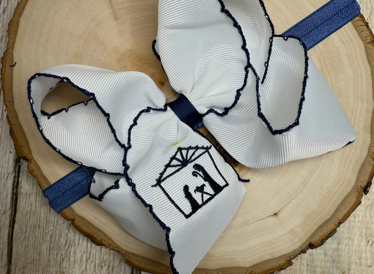 Nativity Scene Embroidered Hair Bow
Headband: Christmas 2025